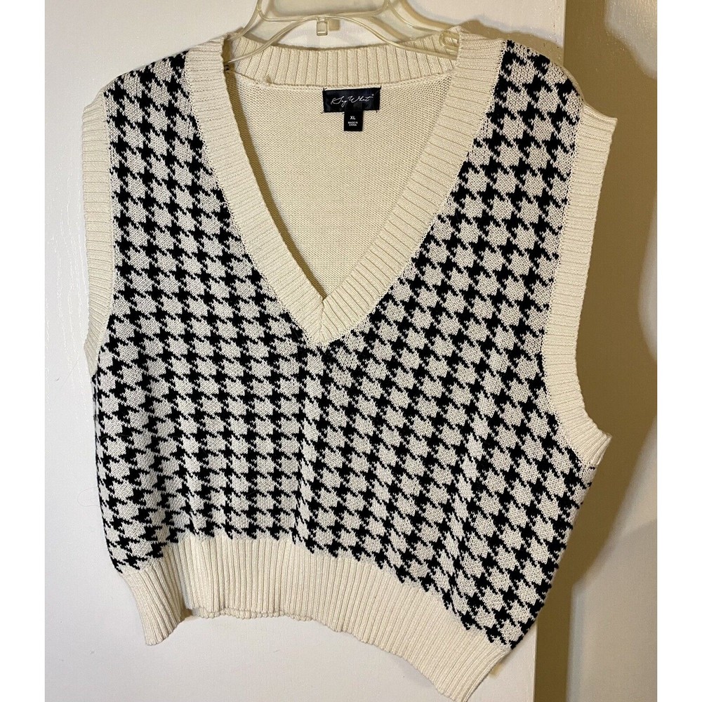 Women's Say What Black & White Checked V-Neck Vest Size XL